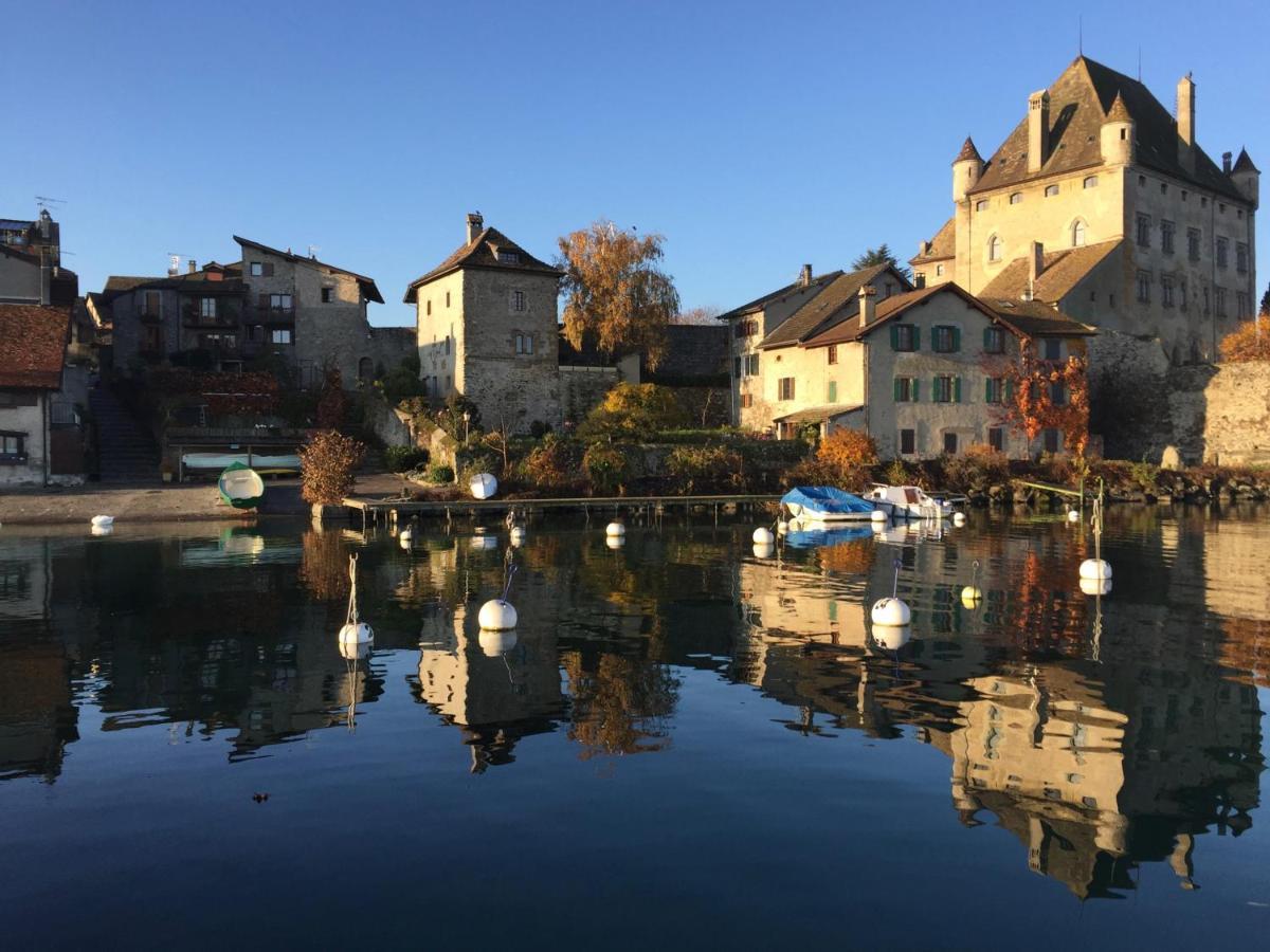 A Room with a View - Maisonnette dans bourg médiéval au bord du Lac Léman Yvoire Exterior foto